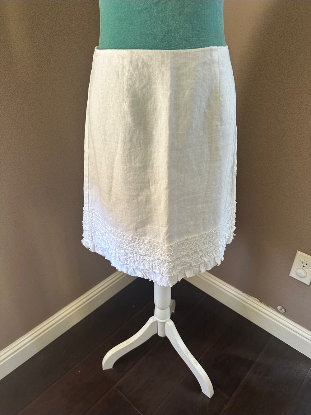 Tommy Bahama White Linen Mini Skirt with Ruffle Hem